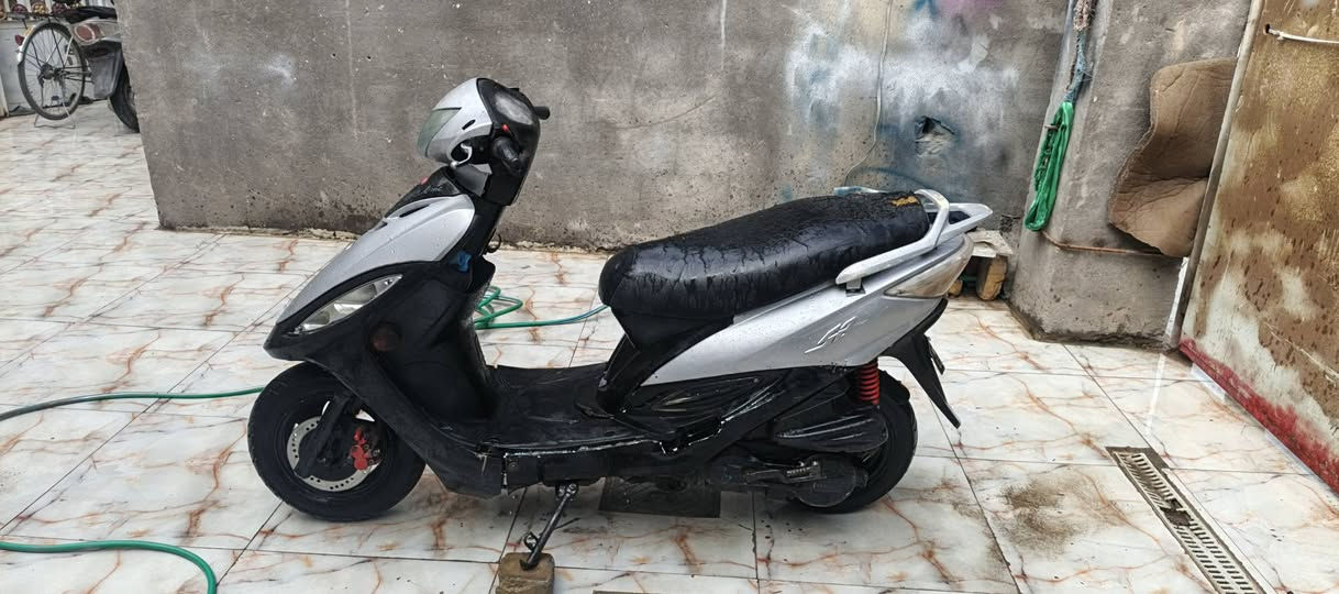 دراجه جي فور جاهزه  كامله لايت بك لايت مكينه خرسه ماتنسمع تايرات جدد كفرات ختم واحد ب 250 وبيها مجال رقمي *********** مكاني بلفضليه
