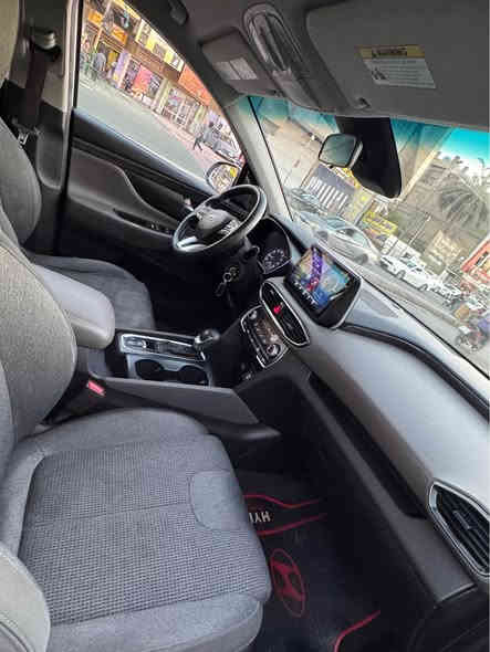 السلام عليكم سنتافيا 2019 وارد امريكي حادث دعامية فقط بدون ارباك بدون صبغ السيارة مكفولة عدا الدعامة امامية وتكحيل بالجاملغ بارد بسيط..
مواصفات 
محرك 2400
شاشة كبيرة 
رادار امامي 
رادار جانبي 
هندبريك دكمة  
خمسة راكب 
كاميرا 
اطفاء ذاتي 
وبعد بيها هواية مواصفات السعر 185 وبيها مجال رقم جديد هزة جديدة تايرات جدد باتري جديد وبسمي السيارة تحويل ثاني يوم مكاني بغداد شارع فلسطين *********** بغداد
