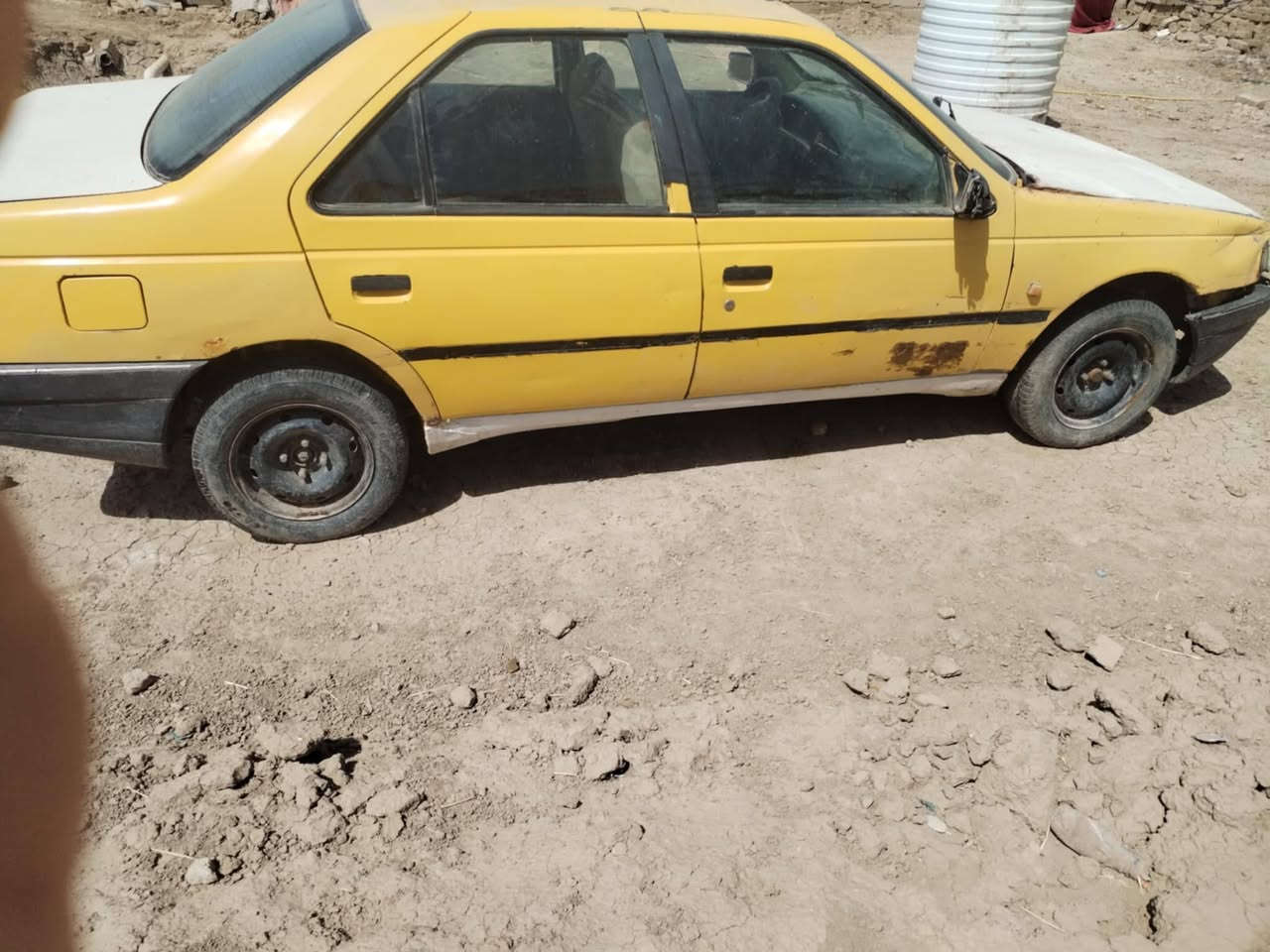 بجؤ رؤه للبيع مكان الديوانية سدير سعر 8ورقات رقم صاحبه *********** اتصل ***********
