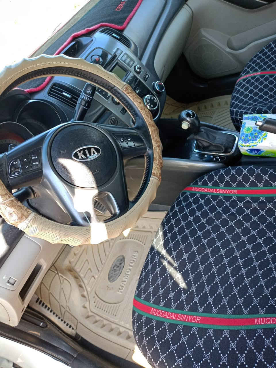 السلام عليكم سيراتو للبيع موديل 2012رقم اربيل مكفوله عدا بارد بصيط كير سته نمر محرك 1600باقي التفاصيل اتصل ***********
