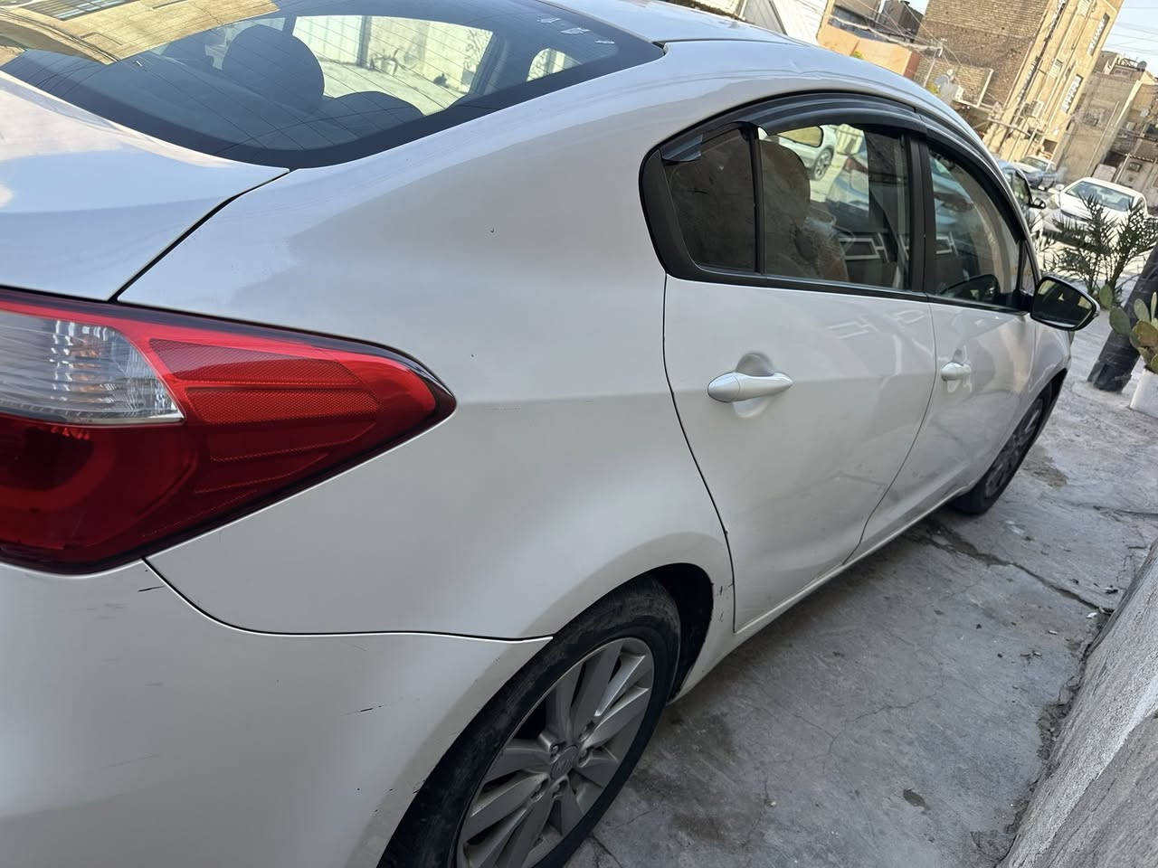 السلام عليكم كيه فورتي مديل 2016 حادثه من  امريكه بنيد نفسيته مصلح  وادخل عراق انظرب جاملغ سايق ودعاميه يعني تنحسب قطعتين وبيه دوسه معمره بدون صبغ واكو بعض تلحيظات   ونص فول مكينه 18 وبيه منظومه غاز  وصور حادث موجوده  وسياره بسمي كبل احولك 
 ورقم *********** خط واتساب مفتوح
