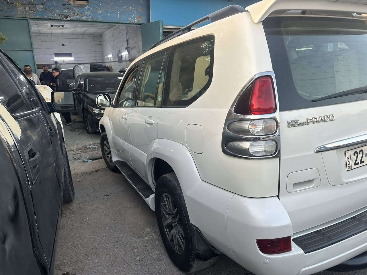 برادو ٢٠٠٧ فئةvx محرك مفتوح بس الفوك بيها ربع بنيد مع جاملغ الأيسر سعرها ١٥٠ ورقه وبي مجال ***********.  ***********
