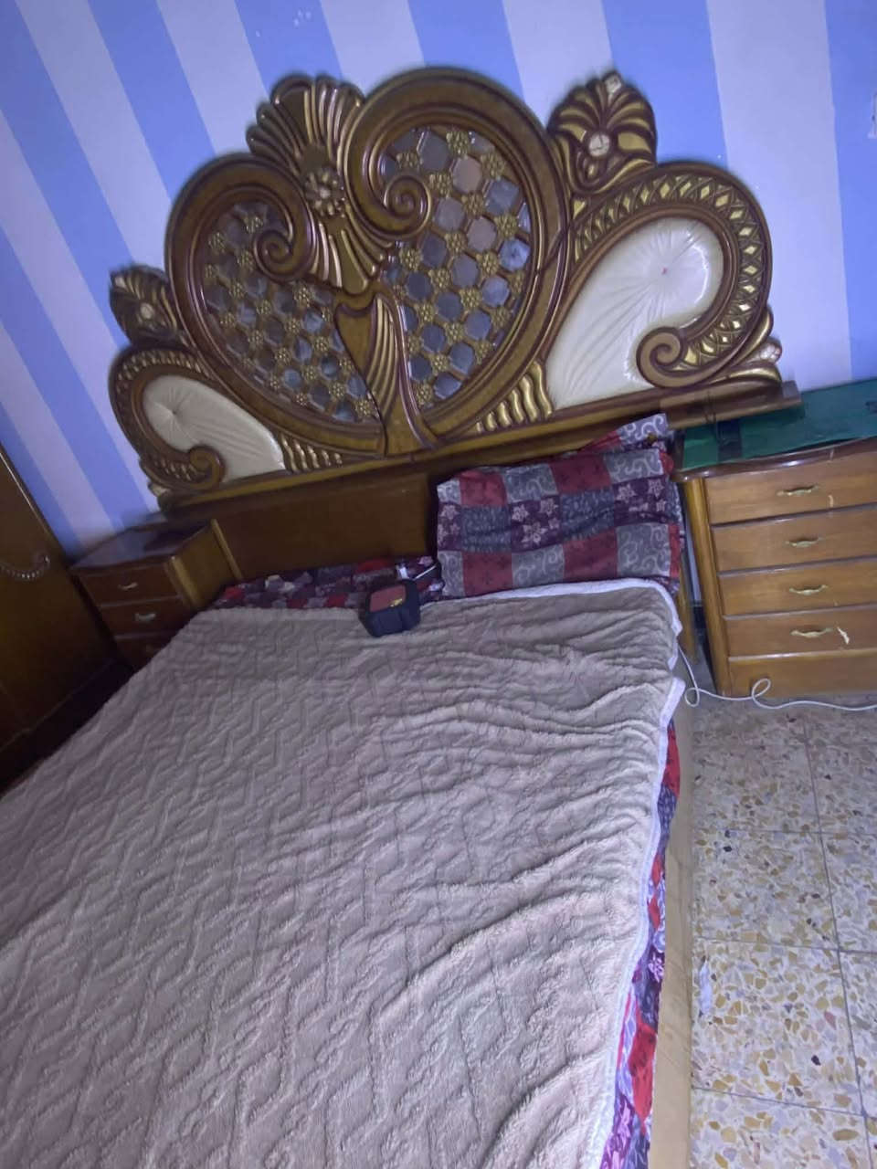 عرفه ٦ بيبان طابقين
مليون ونص
مكان البصره


**إذا كنت صاحب هذا الإعلان وتريد حذفه لأي سبب، رجاءا أرسل رسالة إلى الدعم الفني**