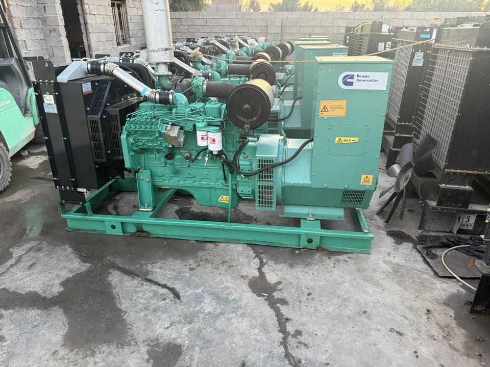 السلام عليكم مولدات كمنز  114 /24 ولف  6 بستم. 250 كيفي
كمنز 102.  /12 ولف.    100 كيفي 150 كيفي 

***********
