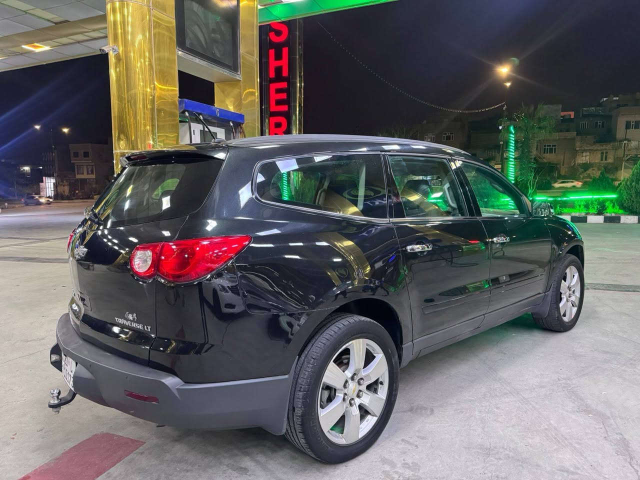 شوفليت ترافيرس موديل 2011
خليجي شركه منصور السيارة
بدون صبغ عدا جاملغ خلفي بخ فقط
ماشيه 130 الف كيلو متر
محرك  6 سلندر حجم محرك 3600
كير ومكينه بشرط مامفتوح
حجر صالنصه بلادي كهربائيات كله شغال بشرط 
فور ويل 4X4 كامره خلفيه حاسه ويل كروم سويج كنترول
حداديه امامي وخلفي جديد 
سنويه بأسمي مجدد لغايه 2030 تحويل وكاله حاضر
مكان سياره سليمانيه
سعر السياره 113 ورقه بي مجال بسيط
رقم تلفون ***********
