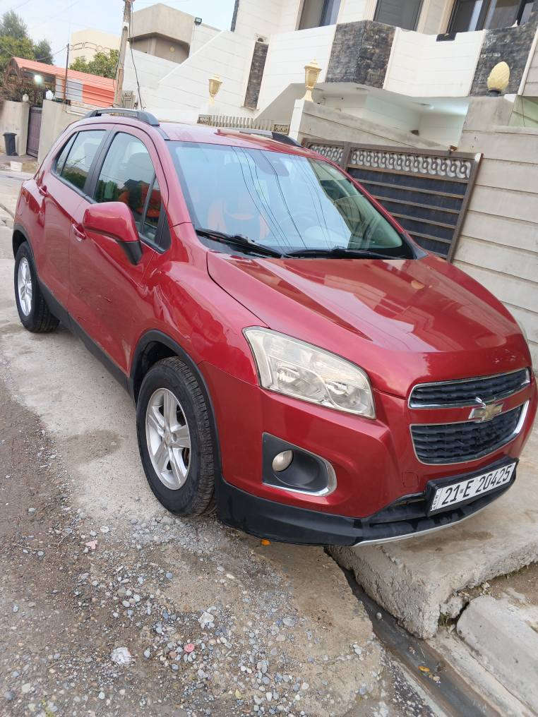 شوفرليت تراكس موديل 16 رقم سليمانيه انكليزي جديد بسمي سنويه لحد 31 سيارة حيل نظيفه شوفت عينك .. الضرر بابين وجامرلغ زائدآ امبدل كازكيت .. بس المحرك لا صرف لا بخار ولا تنقيص .. كلشي شغال بي .. رقم تلفون *********** كركوك, العراق
