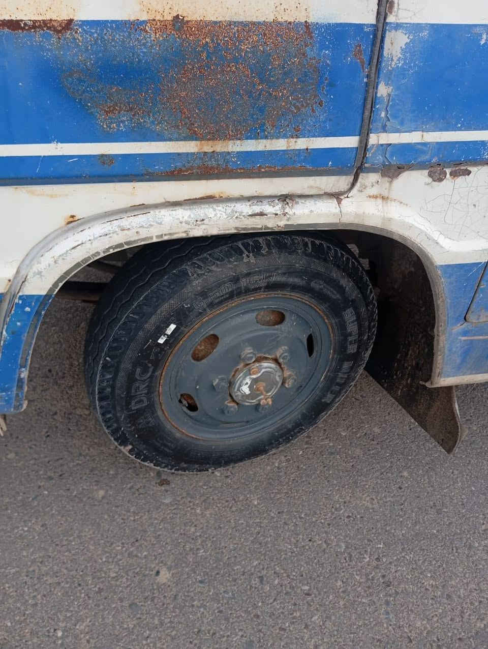 السلام عليكم كوستر للبيع موديل 82 گير ومحرك أكسل شرط تايرات جديد كهربائيات كامله رقم كركوك صاحبها كركوك السعر اربع ملايين 
للأستفسار ***********
