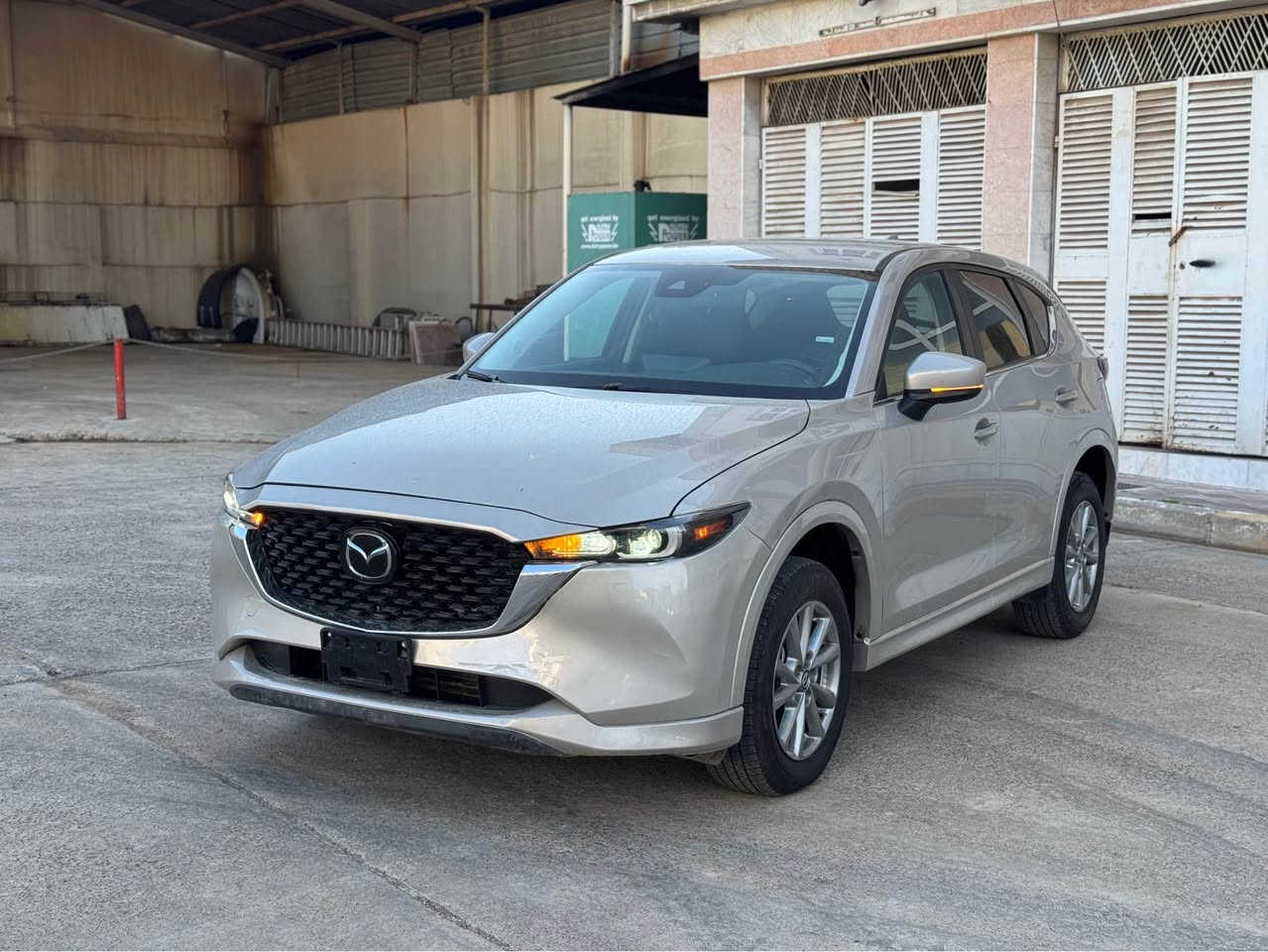 Mazda CX5 2025 مازدا سي اكس ٥ 

بوند و شوي جنطة صبغ بدون دواخل
محرك ٤ سلندر ٢٥٠٠ تنفس طبيعي مرغوب
جملغ شوي تعديل بارد و ٢٢ الف ميل ماشية
ارباك سترن و بردة طاك و شرط الترقيم ✅

مواصفات فول فقط مو سلايت، بصمة كشنات هيتر و دبل اكسل و رادار و حساس و شاشة و كاميرة و ويل كروم
كير محرك شرط مضبوط و رادارات و حجر بلادي شركة

سعر 🔥 138 و مجال بسيط و مكان عقرة  "ئاكرئ"
واتس اب و كورك ***********
*********** اكر, نينوى
