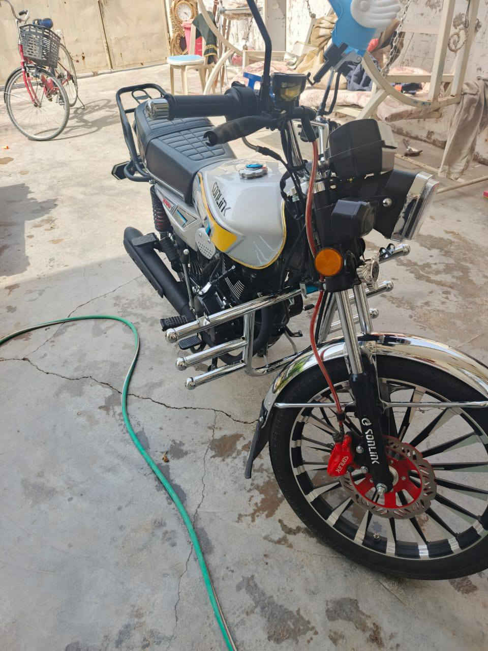 دراجه سيفان مكفول موديل 25 مكينه 200 
مكان شهربان خاص موجود 
رقم *********** /*********** سعر 850 بيها مجال
