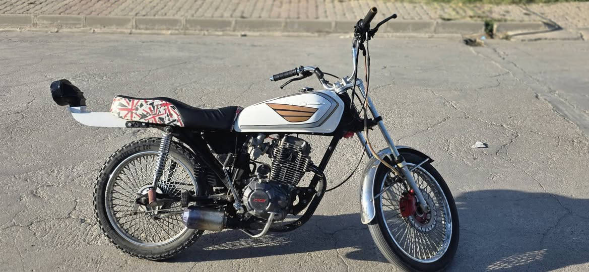 سلام عليكم عندي هاي حربي للبيع اي عيب مابي كلشي بل شرط محرك 300CC مال CRX شرط طيران اتسابق ويه سياره تانكي جديد تايرات جديد سعره 650 وبي مجال قليل للشراي يرهم مراوس هم ويه دراجه كامل نضيف ***********

