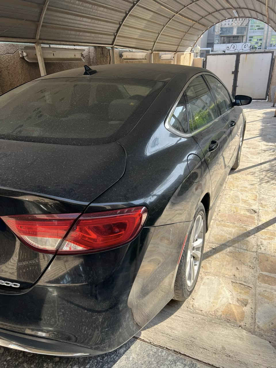 السلام عليكم
كرايسلر c200 ٢٠١٥ / ماشية ١٢٢ كيلو  
رقم بغداد الدولي الجديد
باسمي تحويل ثاني يوم 
مواصفات
بصمة
تحكم كامل ستيرن 
شاشة كبيرة
دخول ذكي 
كشن السايق كهرباء
گير ومحرك مكفول 
حادثها من امريكا بنيد صبغ وجاملغ بارد.
وصار بيها هنا شبر صبغ باب السايق وتبديل باب خلف السايق نفس اللون اصلي.
الملاحظات
يحتاجلها تخم تاير
دشبول ممصلح 
رصعة باب الصدر 
البنيد يحتاج ينعاد الصبغ  مالته او بولش.
بارد اصبعين باب خلف الصدر 
تبريد يحتاجله غاز كل موسم لان ينقص بسبب الفريز بي ليك جداً صغير.
والسيارة خير من الله ترايها للبصرة
السعر ٩٧ورقة وبيها مجال جداً بسيط
هذا كل  شي يخصها تفيدك اتصل وتدلل
مكاني بغداد شارع فلسطين 
***********
