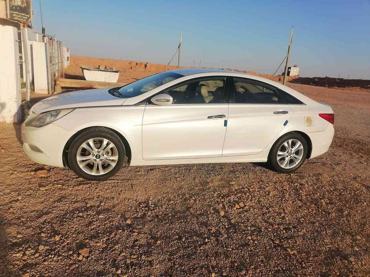 للبيع سوناتا 11 مكينة 2000 گير مكينة حداديه مكفولات بيها 3 قطع بدون دواخل العنوان دوانيه السعر 110 وبيها مجال الاتصال ***********
