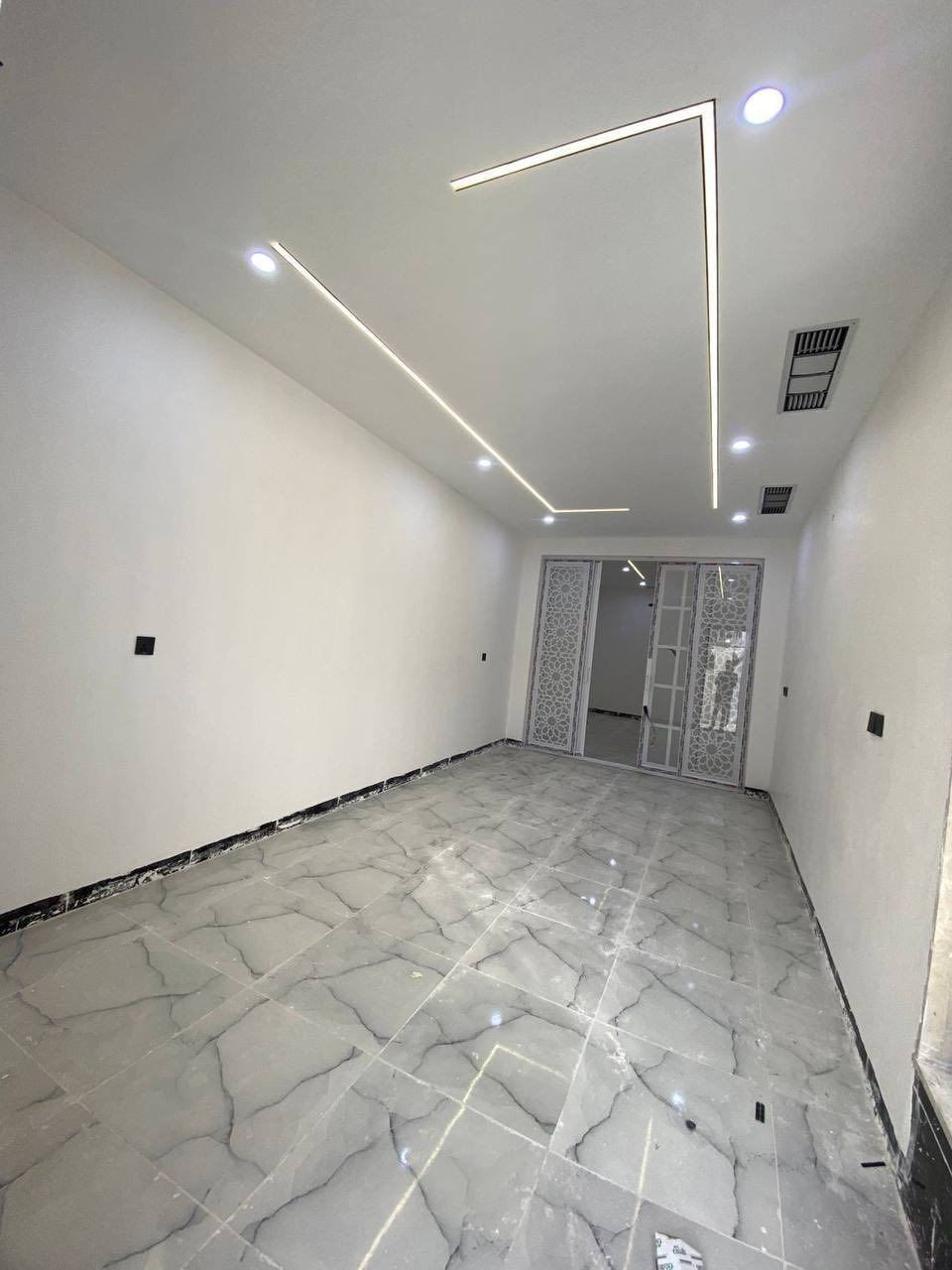 بيتين زيروو للبيع #مقابل_حديقه
بمساحة ١٢٥متر
يتكون من 
٤غرف نوم 
صاله ٢
استقبال 
مطبغ حار بارد 
للاستفسار :-

***********
***********
**************
في حال لم يتوافق العقار مع رغبتكم او لم يكن بقدر امكانيتكم زوروا موقعنا على تلكرام للتصفح على اكثر عدد من العقارات المتوفرة•https://t.me/mohamedaqarat1

8 دفاتر ونص
