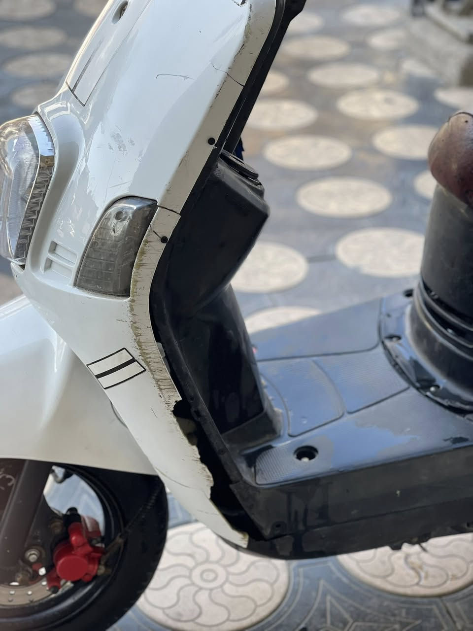 ماكس بوليس دراجة ناعمة حلوة مابيه اي خلل نوقصه عداد بازين عداد سرعة وقفل جنطة  يررادله بس قمجي مابيه تجي شوفه كدام عينك دراجة  نكرة سلف اي وقت شلعة معدل مراوس او بيع سعره 550 بيه مجال قليل كلش شراي يتصل او مراوس مكاني بغداد شعب رقمي *********** متواجد اي وقت وتساب
