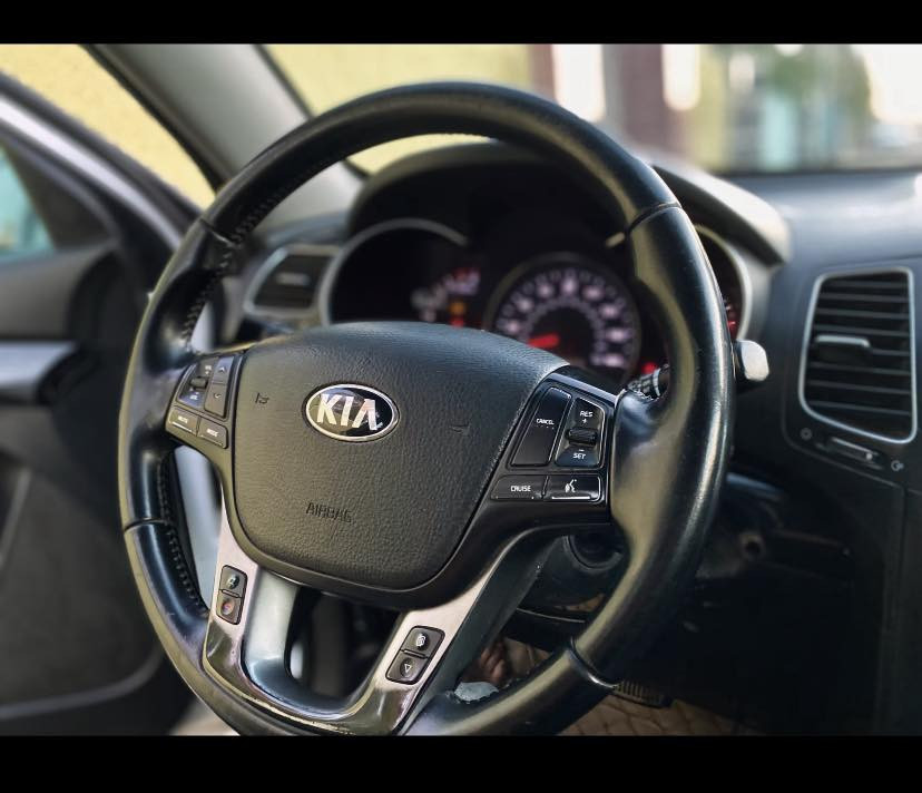 سلام عليكم سورنتو موديل ١٥ مكينه ٢٤٠٠ تحكمات استرين 7راكب مكينه  مكاني ديالى بعقوبه الرقم ***********
