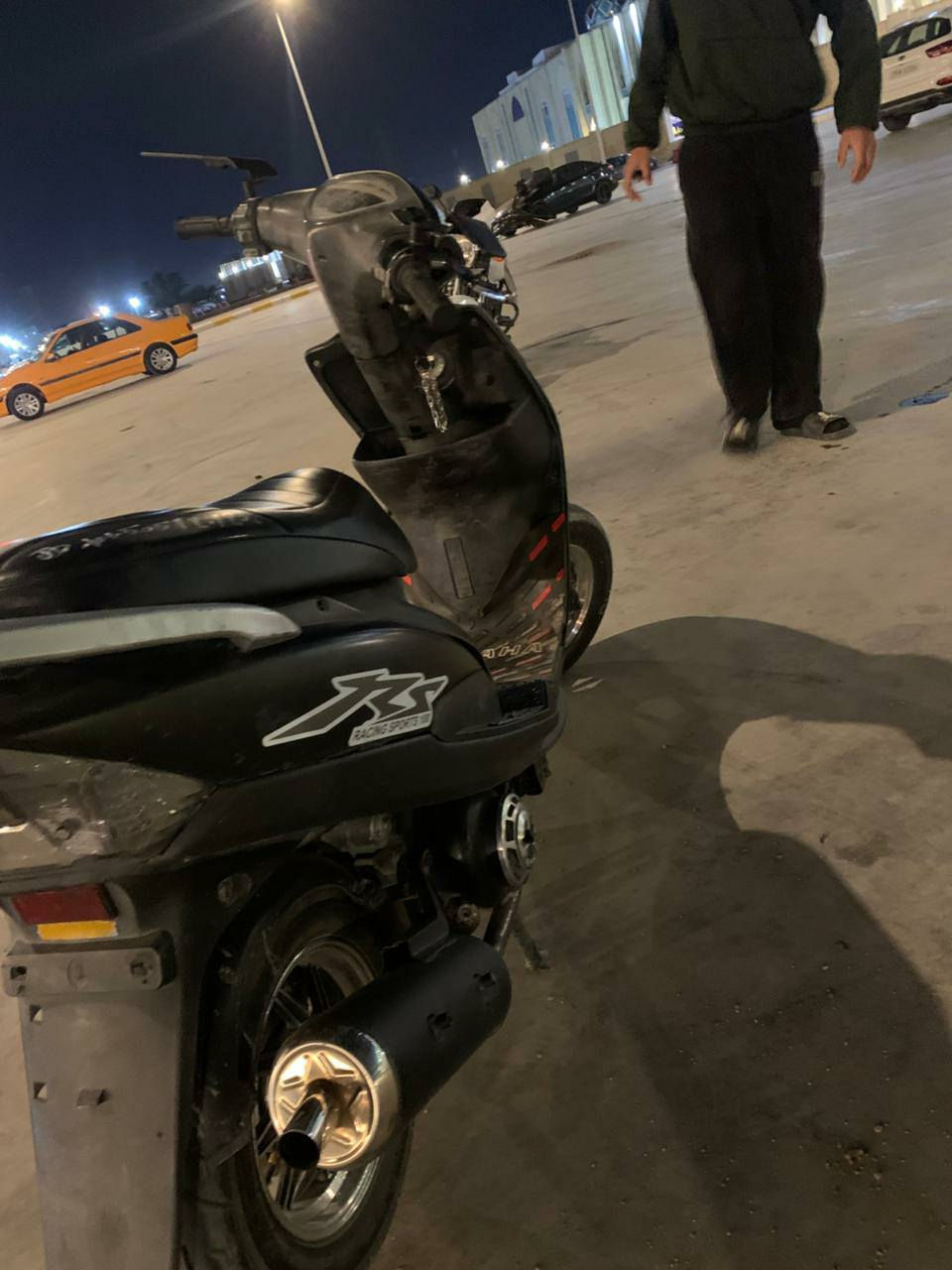 ماكس عدله لل بيع دراجه نضيفه شوفت عينكم مفتوحه مره وحده ولمكينه نضيفه 
رايدهه ب 700 وبيهه مجال 
التصال ***********
