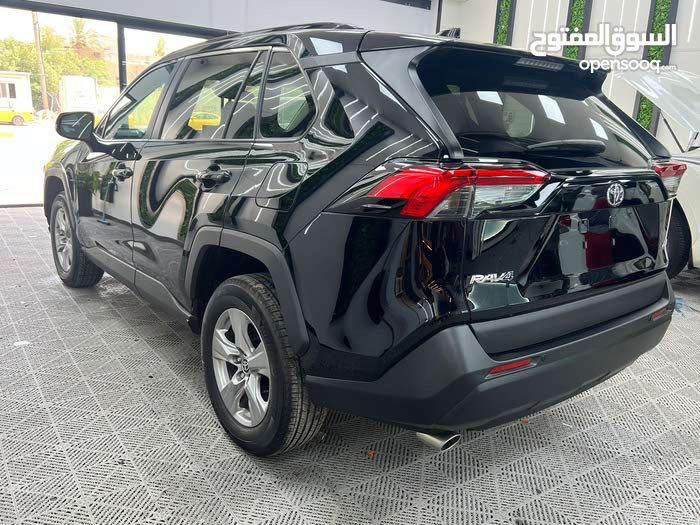 سلام عليكم تيوتا راف فور 2022 وارد امريكي مواصفات XLE رقم بغداد و سنوية جديدة 
1-بصمه تشغيل
2-تحكم ستيرن 
3-شاشه جبيره 
4-انضمه قياده ايكو وسبورت 
5-مانع انزلاق 
6-داخل اسود 
7-كشن السايق كهربائي
8-كامره خلفيه 
9-تحديد مسار 
10-اشاير بالمري 
11-لايت عدسات زنون 
12-بلوجكتر زنون 
13- صندوق كهرباء
14- رادار جانبي
15 -رادار امامي
16- رادار خلفي
17 اسلايت
بيها بارد بالبنيد فقط بدون ايرباك 
للاستفسار 
***********
