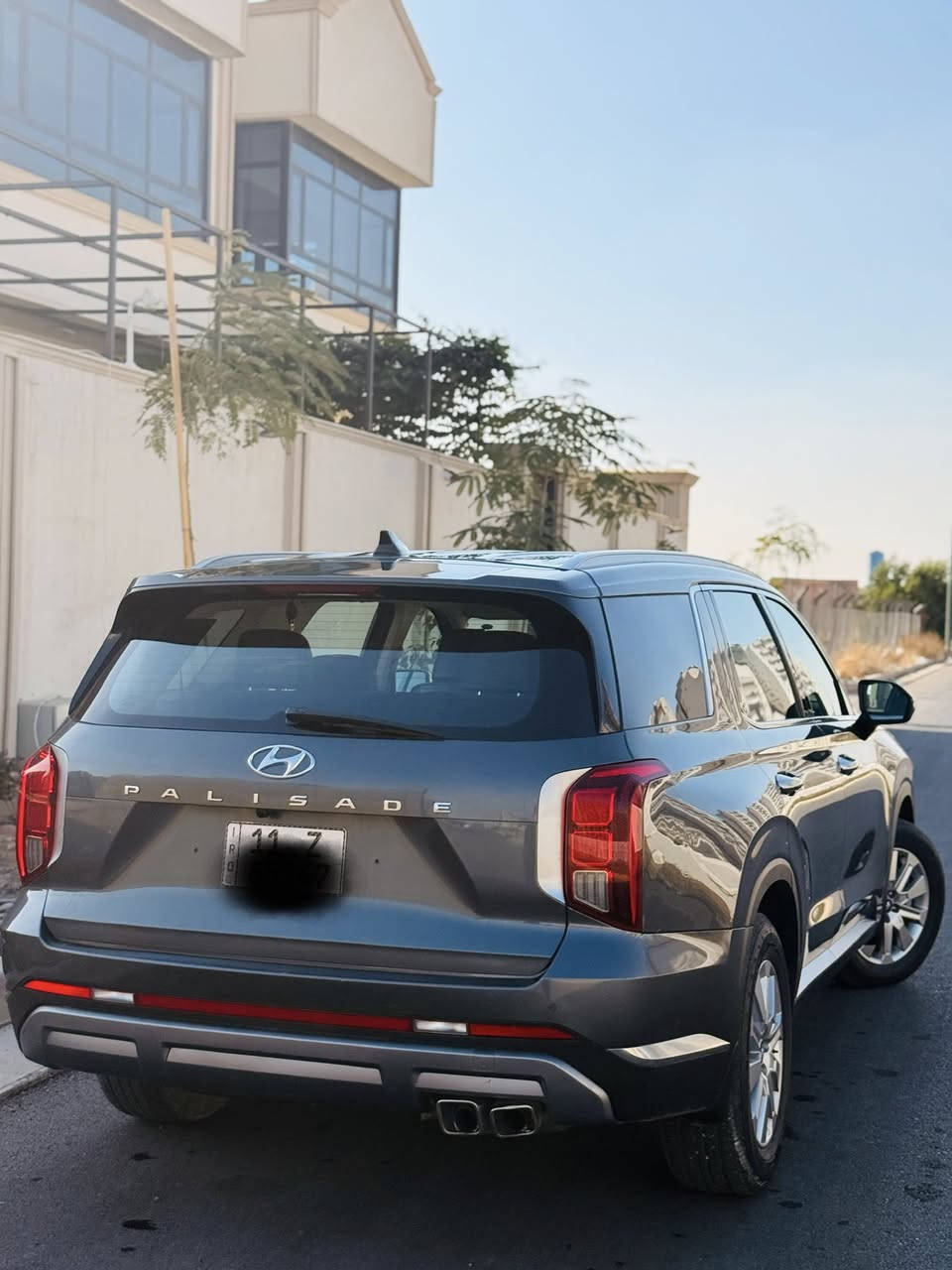 السلام عليكم للبيع هونداي بلسايد  2023 لون رصاصي  رقم بغداد أمريكي مكينة 6 سلندر
حادث السيارة كما موضح بالصور وبيها سونار فحص  بدون ايرباك  (بيها صبغ قبق جنطه) ليبل واحد 
مواصفات السيارة فول بصمة  كشنات جلد كهرباء تدفئة تبريد 7
راكب 3 قطع تبريد مري شفط ترحيب باليدات مال بوب كامرة خلفيا رادار امامي وخلفي توقف ذاتي تحديد مسار حساسات امامية خلفي مانع انزلاق سايد بريك بصمة مانع انحدار سيارة فول مواصفات
(ماشيه 20 الف فقط)
مكان السيارة بغداد البلديات 
السعر (263) وبيها مجال
رقم الهاتف***********
