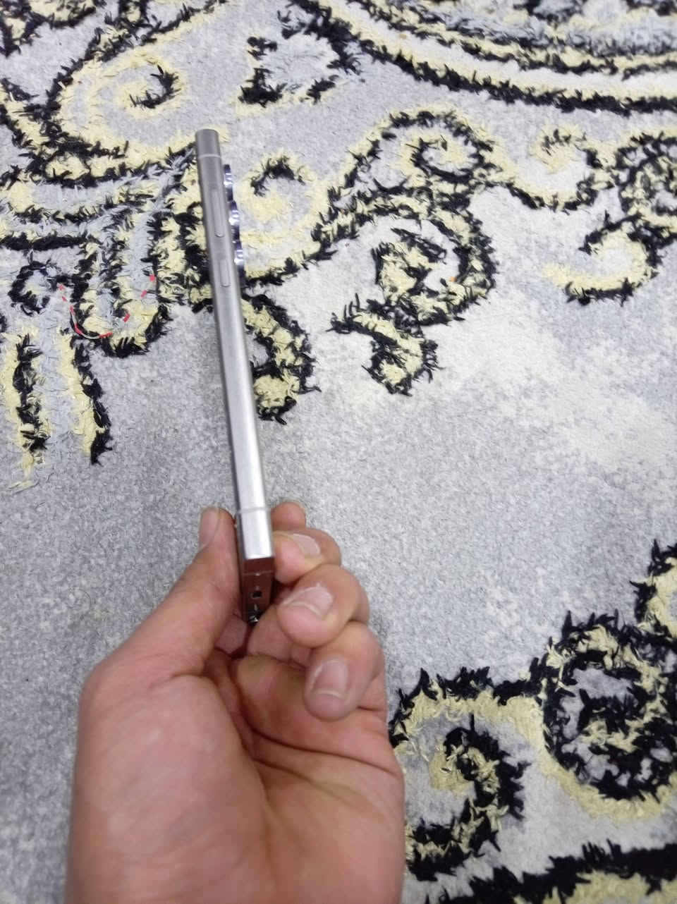 السلا م عليكم اخوان اس أربعة وعشرين التره على حالة الوكالة ذاكره 256 السعر مليون وميه وبي مجال العنوان بكرلي قرب جامع سلمان المحمدي الاستفسار اتصل لتراسل ***********
