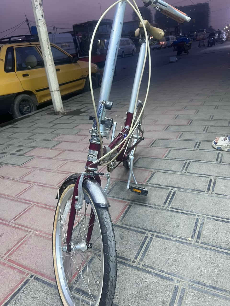 سلام عليكم بايسكل حجم عشرين النوع شوفر امريكي بايسكل يطبك مال باله جديد رقم الهاتف:*********** السعر خاص
