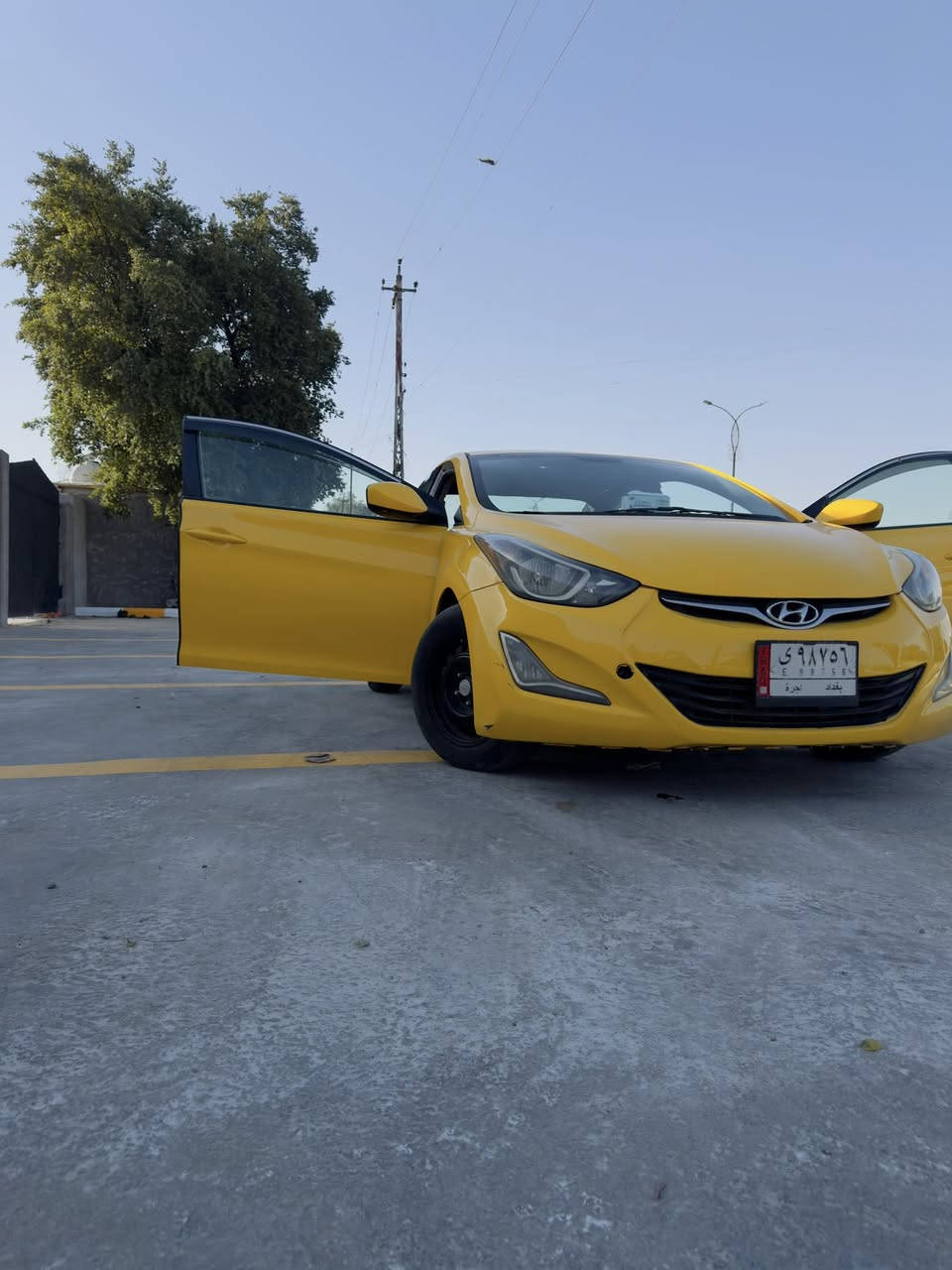 السلام عليكم ورحمة الله وبركاته رمضان كريم ع الجميع يارب 

للبيع 

النترا 2014 وارد امريكي 

محرك 1800 دوش ممفتوح 

حادثها كما موضح بالصور دعامية وشوية من البنيد لا ايرباك ولا تبديل 

مواصفات 
كامرة خلفية بلاد 
شاشة 
تحكمات فول 
السيارة جدييدة كلشش ونواقصها بس صدرها الخلفي ينرادله ادامه شوية 
تجي تشوفها وتكلبها وتشلع عيوني وتحويل شوكت ماتحب 
مكاني مدينة الصدر
سعرها 105 وبيها مجال ان شاء الله 

***********
