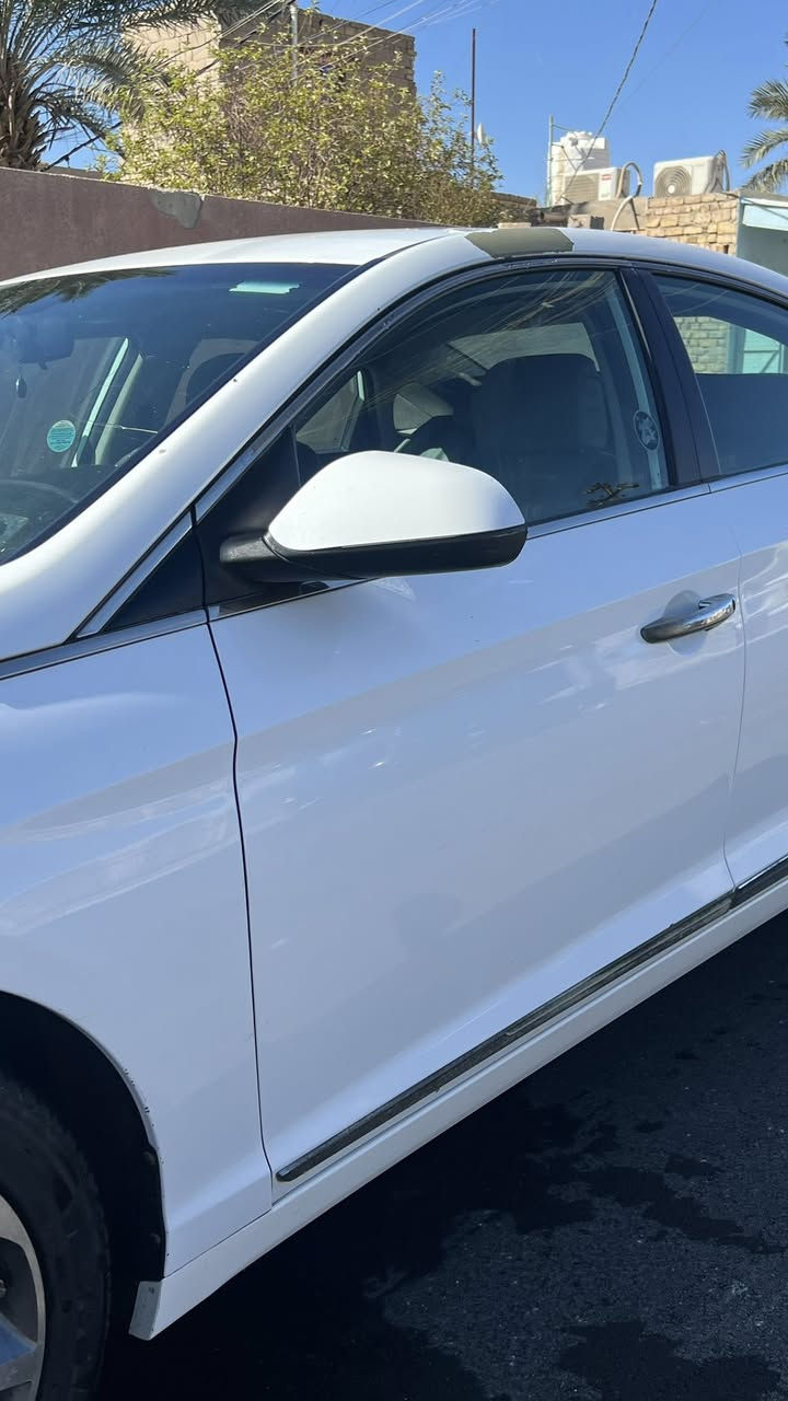 سوناتا 2016
سلام عليكم سوناتا 2016 وارد أمريكي مكفوله من فتح من معجون حتى من بارد محرك 2400 GDi

خير من الله السياره مكان السياره ذي قار قضاء الرفاعي اتصال فقط ‭٠٧٨٠ ٦١٢ ٧٦٥٦‬
