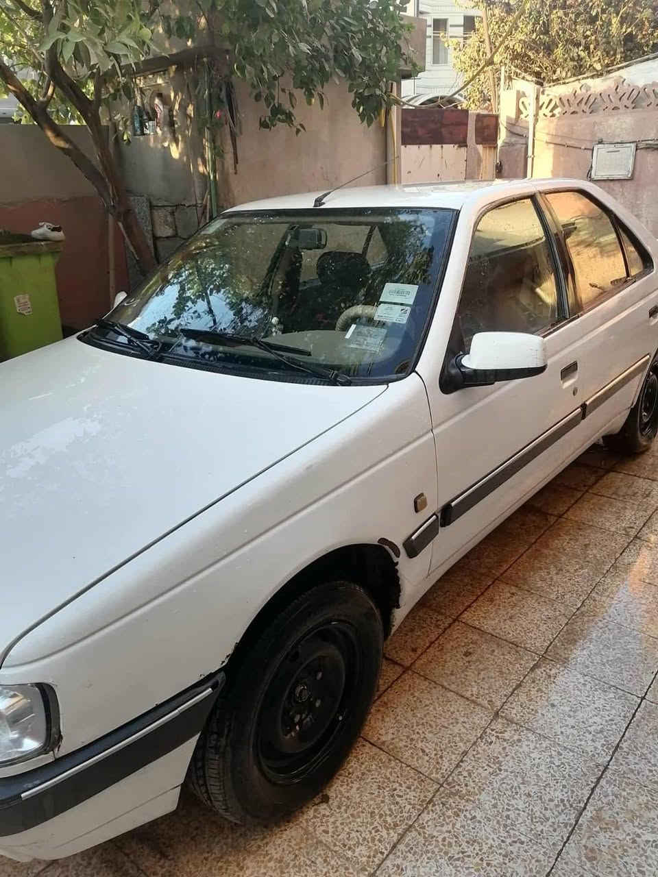 للبيع بيجو موديل 2016 مكينه جديده تبريد شغال تبريد شغال سياره بسمي اني شرعي صبغ مابيها *********** رقم جديد انكليزي
