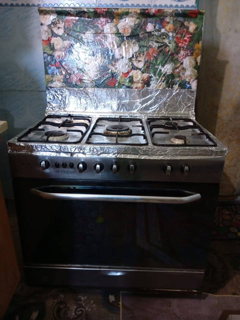 السلام عليكم ورحمة الله وبركاتة طباخ خمس عيون نضيف مثل مموضح بالتصوير بس لفرن غير شغال عاطل سعره ميه وبي مجال قليل


**إذا كنت صاحب هذا الإعلان وتريد حذفه لأي سبب، رجاءا أرسل رسالة إلى الدعم الفني**