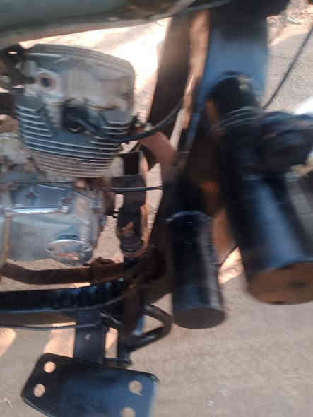 سلام عليكم ستوته لبيع 2014 رقم ابيض وسنويه. ركبه بيه لحيم قليل  ومحركه بيه بخار بدون تنقيص ستوته نفس ما واضحه بل صوره سعره 650وبيه مجال قليل  مكاني  بابل مسيب ***********
