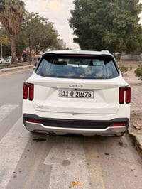 سورنتو ٢.٥ • العداد ١٠٠٠٠ • فول مواصفات