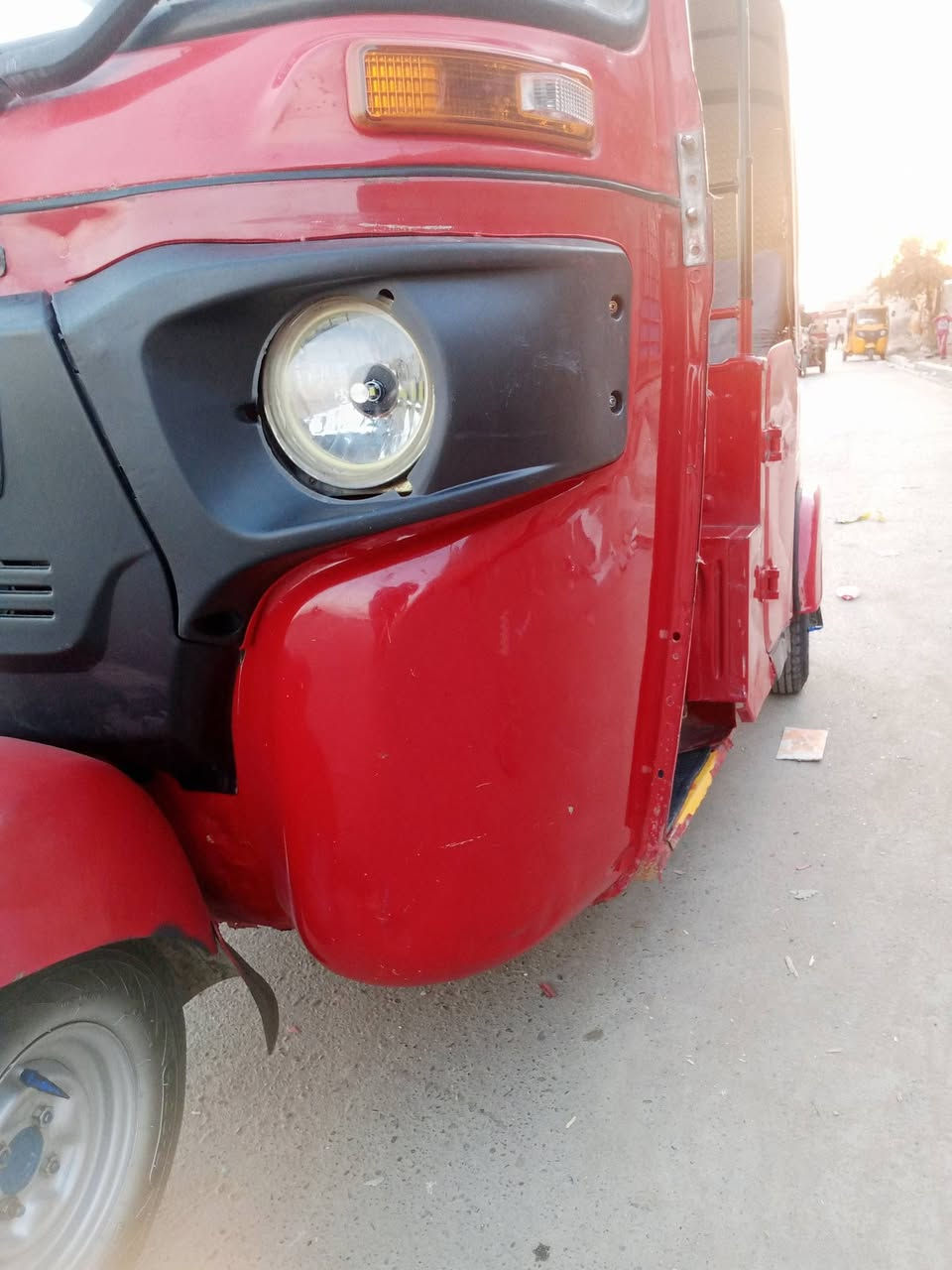 سلام عليكم تكتك البيع محتاج وريد ابيعه 21 نضيفه مجفته فقط وراق وكيله وسام  نضيفه كلش تكتك حلوه وراق سعره 6300 /***********
