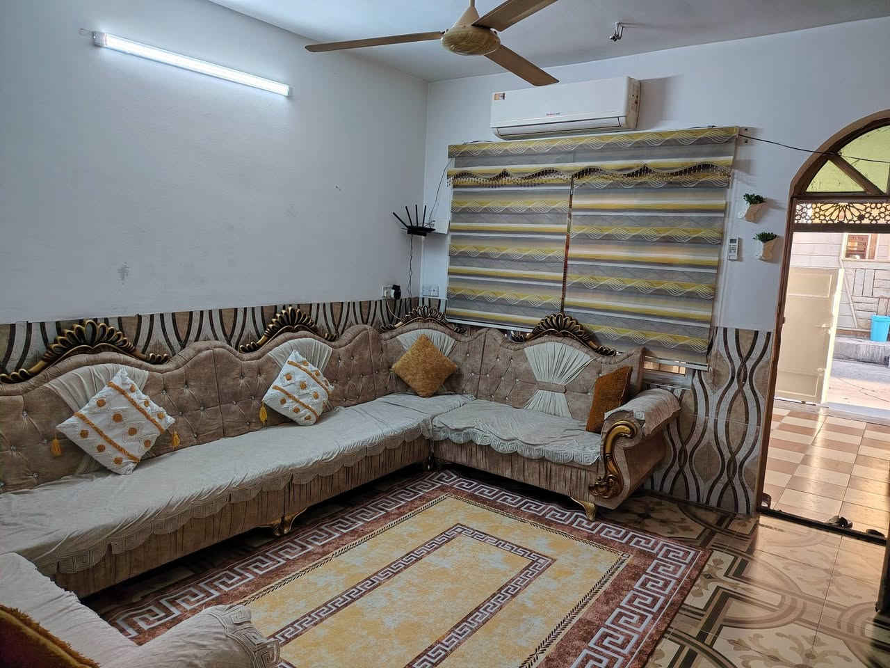 بسم الله والحمد لله
دار للبيع طابو صرف حديث ٨٠ متر

       واجهة ٤ حي عدن

      خلف مدينة الألعاب

      السعر  ١٢٥ مليون مع مجال

     عامر للعقار  ***********

                    ***********
