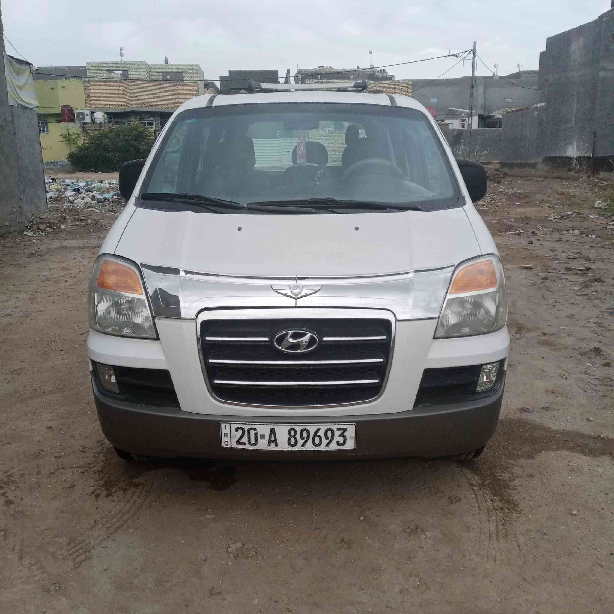 ستاركس موديل 2000محدثه 2007رقم انكليزي تحويل ثاني يوم مكفوله من الضربه والصبغ ما عده جاملغ مرشوش للجماليه بدون قطره معجون مكينه وكير مفتوح جاهزه تخم تاير حداديه جديد كهربائيات كله شغاله وجاهزه السعر 75وبيه مجال اني مكلف بالنشر اتصال ‏‪***********‬‏رقم صاحب السياره
