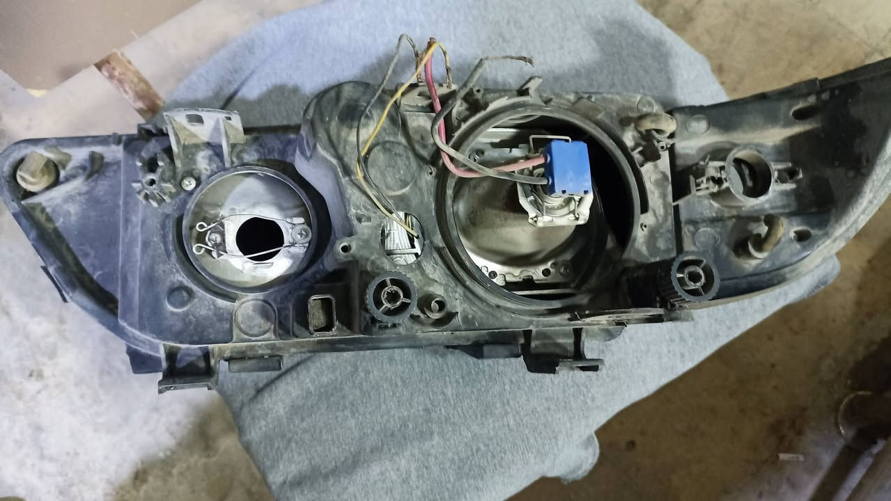 السلام عليكم لايتات صقر ام الاسوار تجاريات نظيفات لاكسر ولا يعبرن مي سعرهن 75الف
التواصل ***********
