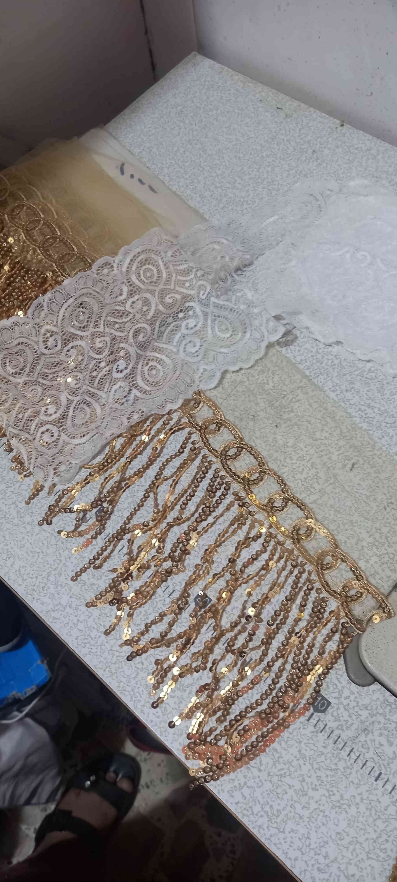 لوازم خياطه للبيع بسعر مناسب للاتصال ***********
