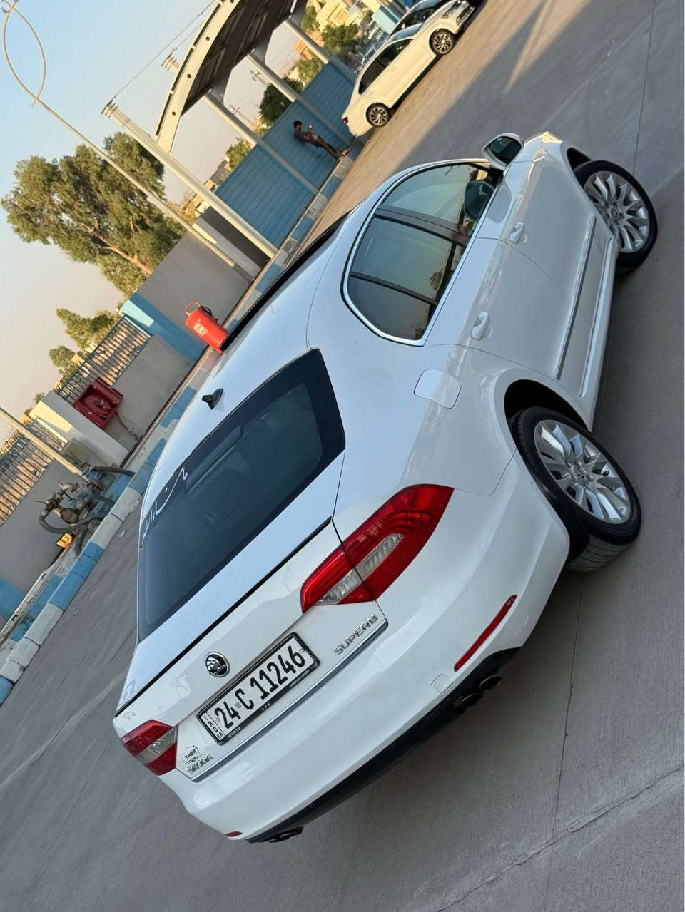 (***********) واتس ئاپی لە سەرە  

Skoda super B 2015 

شکل نوێی خەلیجی سفری ئێرەیە 

(نرخی ٧٨ وەرەقە و مەجالیکی کەم) 

سەیارەکە سێ  پارچەی سبوخە 
بێ ناوگرتن 
پێشو پشتی کەپسە 
 ئێڕباگی هیچ نەتەقیوە بە شەرت

ڕەقەم و سەنەوی نوێیە تا ٢٠٢٩ 
بە ناوی خۆمە 

مەکینە ٢.٠ تۆڕبۆیە ٤ پستۆن 
 
٦ گێڕ مەرخوبە

مواسەفاتی قەپات قەپاتە :-

‏‎١-کوشن هیتەر و کارەبای و جلد 

٢-‏‎ ئاوێنە کارەبای هیتەر و دژە تیشک

‏‎٣-جام پەردە (٣ پە‌ردە)‌ 

‏‎٤-جام کۆنترۆڵ (دادە‌خرێت و دە‌كرێتە‌وە‌ )

‏‎٥-فلچە‌ ئۆتۆ

‏‎٦-سەقف تاقەشەمسی سڵایت
‏‎لە‌ كاتی راگرتن لە‌بە‌ر خۆر ھە‌وای سارد دێنێتە‌ ژوورە‌ وە‌ 
‏‎بۆ ئە‌وە‌ی ناوی زۆر گە‌رم نە‌بێت 

‏‎٧-بەسمە

‏‎٨-ئۆتۆ پارک  (خۆی پارکین دەکات)

‏‎٩-حاسە پێش و دواوە‏

‏‎١٠-سستەمی دژە خلیسکان 

‏‎١١-سستەمی کەمی هەوای تایەکان

‏‎١٢-سستەمی تەواو بونی بەنس

‏‎١٣-لایت زینۆن ئۆتۆماتیک و کلینەر 

‏‎١٤-تەبرید مەرکەزی 

‏‎١٥- ١٠ ئێرباگ  ‏‎

نرخیشی 78 وەرەقە و معامەلە

***********
سەیارەکە لە هەولێرە أربيل, العراق
