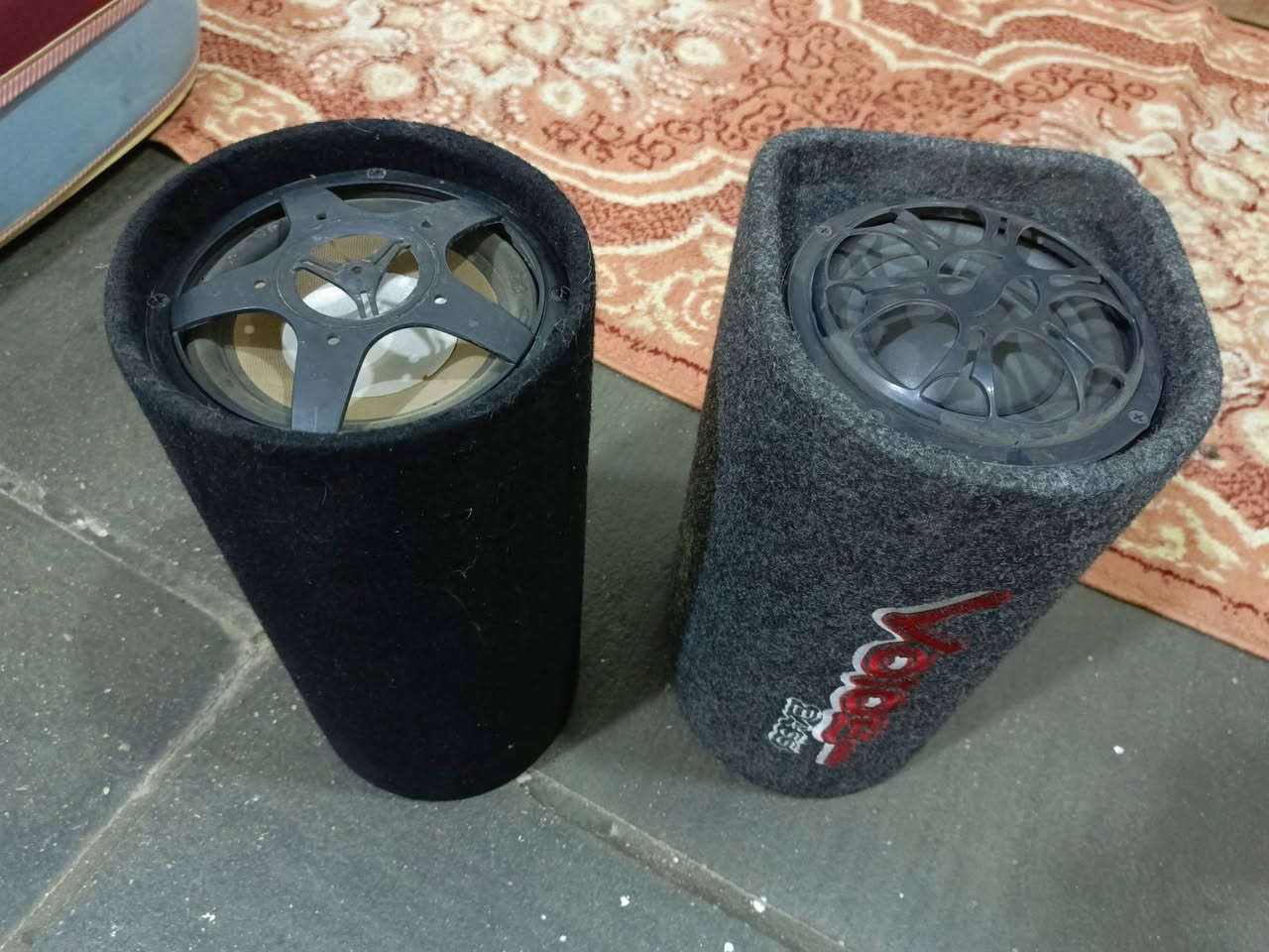 السلام عليكم تاير 14 سعرة 50 
 جديد زوج دمامات واحد ب 30 
العنوان بغداد الرقم ***********
