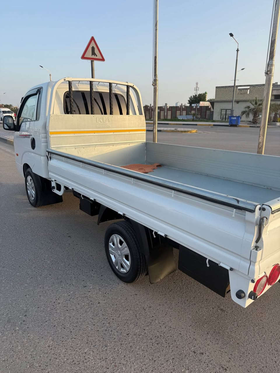 سلام عليكم كيا بنكو مسكر موديل 2022بصره حره تحويل مكينه بلاديه دبلو مفطومه  كير عادي 7نمرالسياره كفاله عامه للبيع السعر 165وبيه مجال قليل *********** البصرة, العراق
