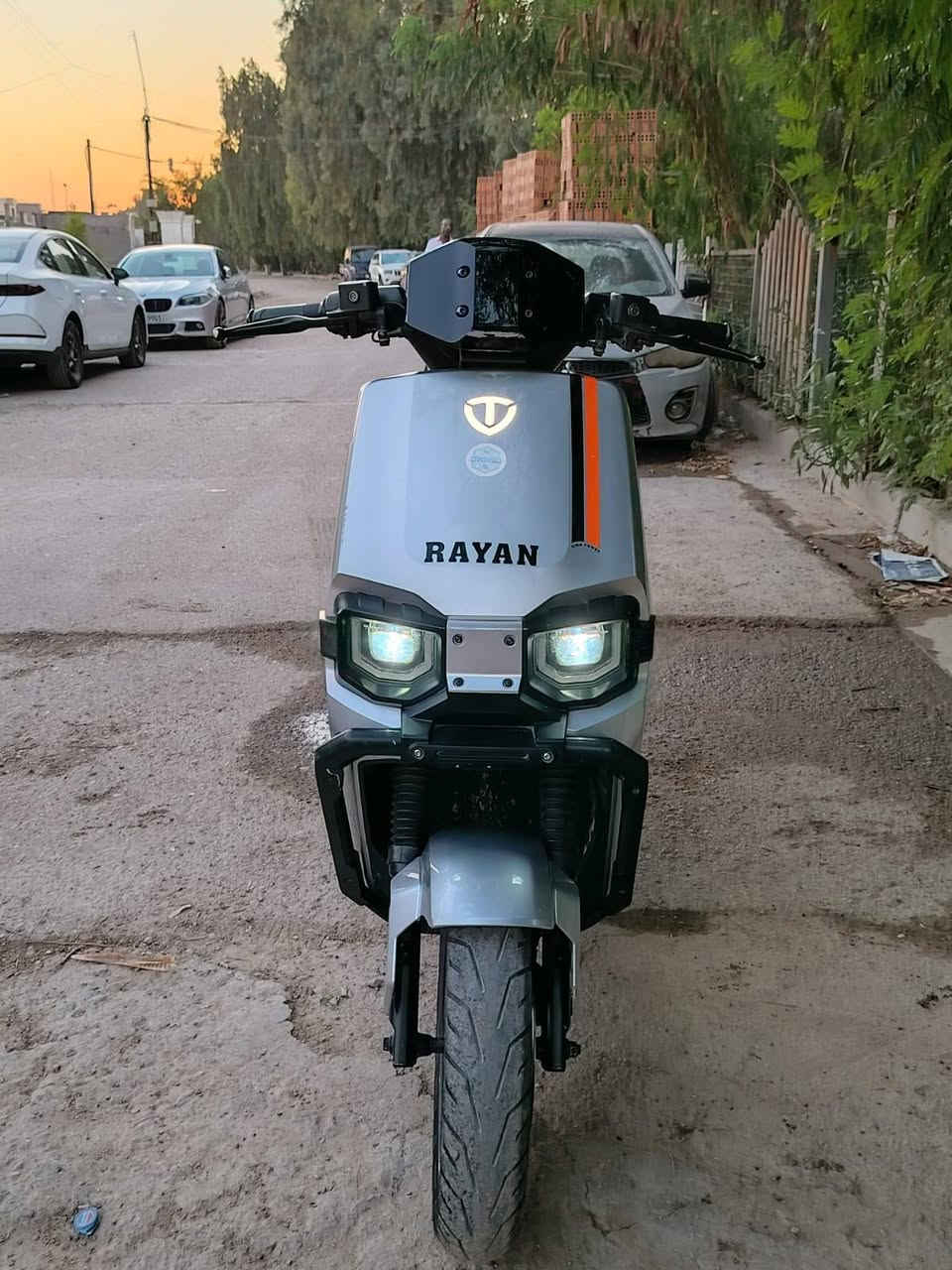 السلام عليكم دراجه شحن للبيع
نوع ريان وحش الكون 
بيه 6بطريات مسطره سعر 850 وبيه 
مجال حك اجيه مكان بغداد رقم توصل 
***********
