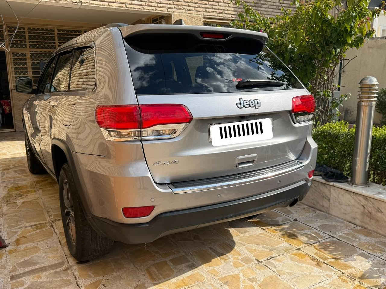 جيب كراند شيروكي
موديل 2019 شكل لجديد 

رقم سليمانية تحويل مباشر  
ماشية 62 mi

لمتدد فول واحد علا واحد ماعدة لفتحة

🔹خزن ميموري كشنات 

🔹رادارات امامي خلفي جانبي + نقاط عمياء

🔹كشنات جلد + تدفئة كشنات + ستيرن تدفئة وهزاز 

🔹 موس تحديد قيادة / صحراوي/ جبلي/ غبار / طبيعي 

🔹نضام 4x4 دفع رباعي 

🔹شاشة ابل كار بلي + كامرة دوارة + حساس خلفي 

🔹 بصمت تشغيل + بصمت ابواب + صندوك كهرباء 

🔹 مكينة 3600  ستة سلندر 

🔹 تشغيل عن بعد 

🔹كشنات كهرباء الصدر وسائق 

🔹لايتات زنون LED 

🔹اشاير بل مري 

عليهة ادامة كاملة 

🔻 تخم تاير 

🔻عبوت فيت بم وكالة اصلي. ضمان سنة

🔻دهن مي راديتر تبريد كلة جديد 

🔻 اسبير وجك بعدهن علا وضع الشركةً

حادث بسيط جاملغ وربع البونيد  بدون ايرباك 

شواصي لغود ايرباك كفالة

سعر 205 

مكاني بغداد البلديات 

***********
