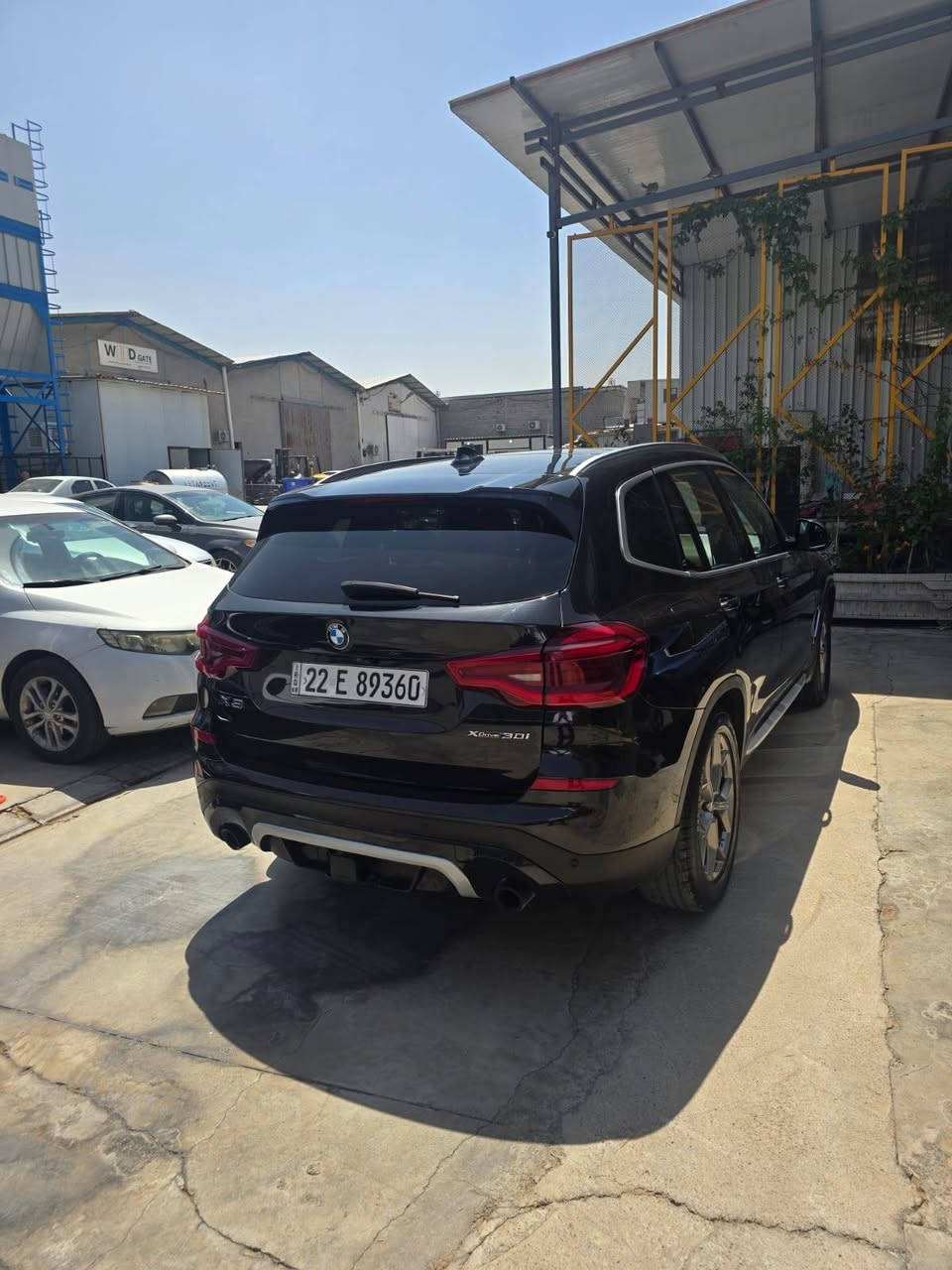 🚘 للبيع BMW X3 xDrive30i موديل 2021

✨ مواصفات فخمة وأداء قوي جداً

🔹 محرك 2.0 TwinPower Turbo
🔹 4 سلندر تيربو
🔹 قوة 248 حصان
🔹 جير أوتوماتيك 8 سرعات Steptronic
🔹 دفع رباعي ذكي xDrive AWD
🔹 تسارع 0-100 خلال حوالي 6 ثواني
🔹 ماشية: 80 ألف كم

✅ المواصفات الداخلية:
• شاشة وسطية 10.25 إنش
• نظام BMW iDrive
• Apple CarPlay & Android Auto
• عدادات رقمية
• مقاعد كهربائية مع Memory
• فتحة سقف بانوراما
• إضاءة داخلية Ambient Light
• باب خلفي كهربائي

✅ أنظمة الأمان:
• حساسات أمامية وخلفية
• كاميرا رجوع
• Lane Departure Warning
• Blind Spot Monitoring
• Front Collision Warning
• Brake Assist
• 6-8 وسائد هوائية

📦 صندوق واسع جداً ومناسبة للعائلة والسفر
⛽ اقتصادية بالبنزين مقارنة بالأداء

🔧 ملاحظة: الدعامية الأمامية مبدلة والإيرباك سيستم

السيارة نظيفة جداً والاستعمال ممتاز
📍للمهتم التواصل خاص السعر دفترين و80 ورقة أربيل, العراق


**إذا كنت صاحب هذا الإعلان وتريد حذفه لأي سبب، رجاءا أرسل رسالة إلى الدعم الفني**