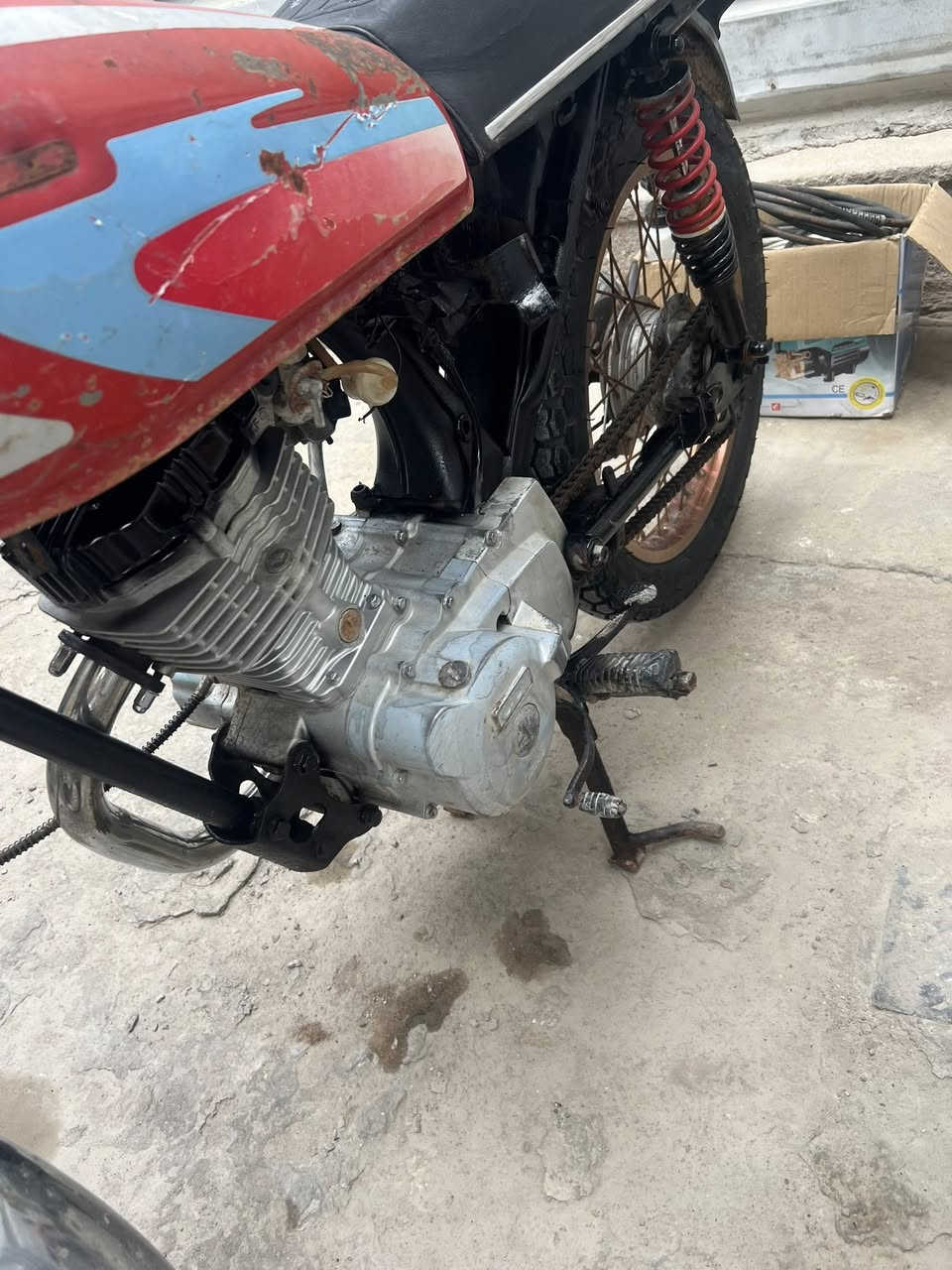 دراجه مكينه نيرجي شاصي نامه شلامجه الاصلي شرط دراجه حلوه ورزنه فول نضافه مكينه ناعمه وحلوه مكاني البصره ابو الخصيب سعرهاا ٣٥٠ وبيها مجال رقمي ***********
