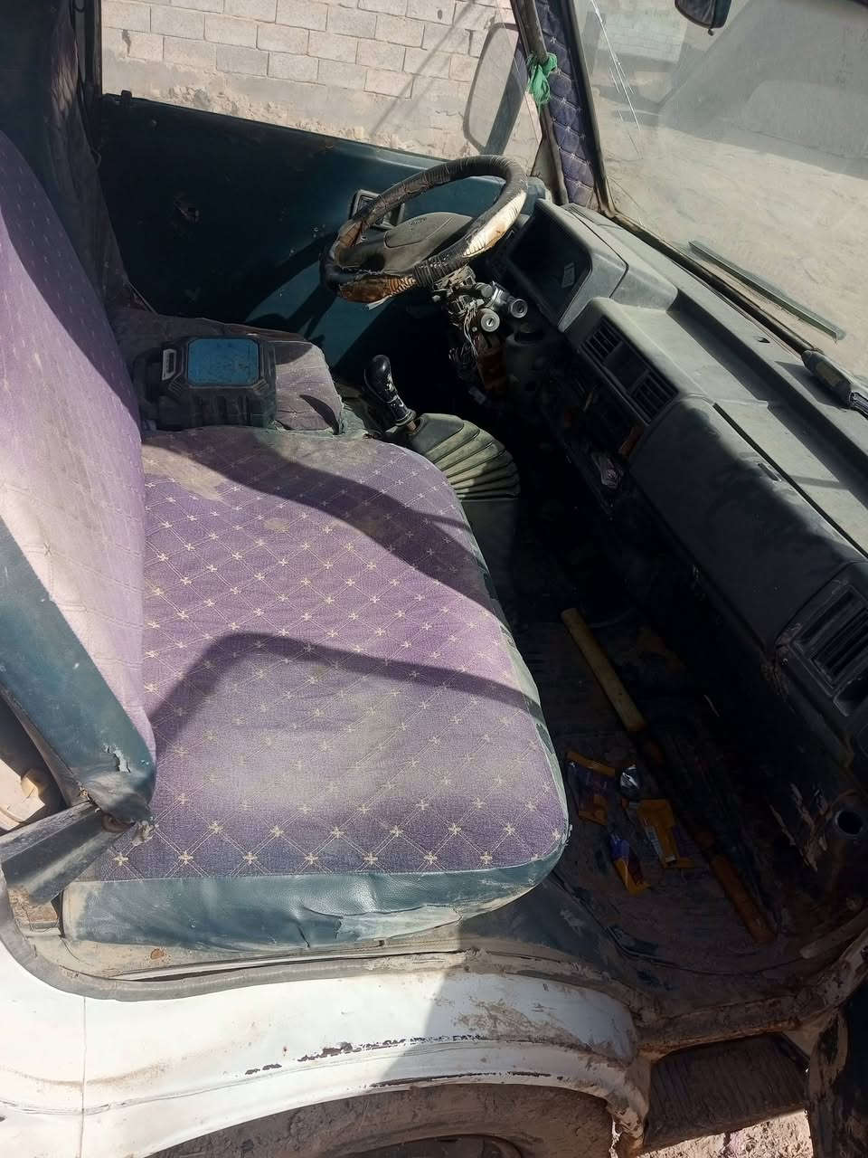 سلام عليكم كيه حمل البيع قماره مكينه كير اكسن باتري عوزه بس تأيرات موديل 96 تريد وكاله تريد مداور 
سياره ع بلاد مامصبوغه رقم صدامي مامطلوبه مصفره مرور 
ضريبه  مكان ديوانيه الو مو شراي لا يخابر ***********
