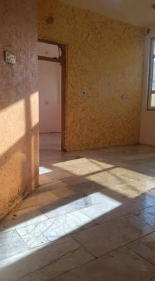 السلام عليكم 
شقة للايجار تحتوي على غرفة نوم وصالة مطبخ مفتوح ع الصالة وصحيات
العنوان حي الصحة خلف المحكمة مقابل مستشفى امير المؤمنين ع 
قريب من شارع كوفة نجف 
*********** النجف, العراق
