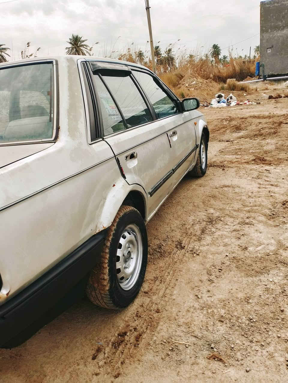 السلام عليكم 
مازدا 323 موديل 86 للبيع او مراوس  
كير  مكينه جدد اوتماتيك
كهربائياته كله شغاله 
كشر بلادي بدون صبغ 
باتري جديد 
تايرات 70% 
جام كله شغال
نقصه بس3 يدات خارجيه 
رقم مثنى شرط المداور
السعر24
الرقم ***********
