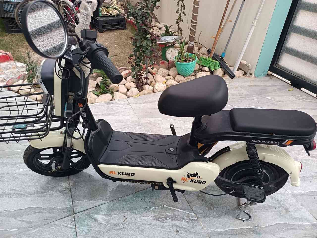 بايسكل شحن اخو جديد كلش نظيف السعر 160الف العنوان كركوك حي الواسطى قرب شقق الغاز ***********
