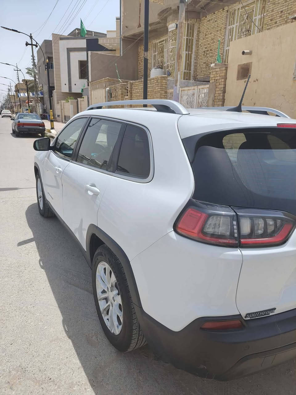 للبيع — جيب بزون 2020
🔥 فول مواصفات ماعدا فتحة السقف
🔥 — حادثه بنيد  فقط
✅ محرك 2400 اربعه سلندر
✅ 4 وضعيات قيادة
✅ نظام Auto Stop
✅  نقاط عمياء
✅ كاميرا دواره
✅ مانع اصطدام أمامي وخلفي

✅ تبريد منفصل قطعتين 
✅ تحكمات كاملة بالستيرن
✅ بصمة أبواب وتشغيل
✅ إنارة ترحيب
✅ إشارات بالمرايا
✅ مقاعد كهرباء مع تدفئة
✅ هيترات زجاج أمامي وخلفي ومرايا
✅ لايتات وبروجكترات زينون بلادي
✅ لايت خلفي LED كامل

✅ نظام كيج الإطارات الذاتي
(السيارة تحدد ضغط الاطار
✅ مخارج كهرباء 110V
✅ تايرات أمامية جديدة

📌 تحويل ثاني يوم
📌 رقم بغداد

السعر: 130

📞 الاتصال:***********
