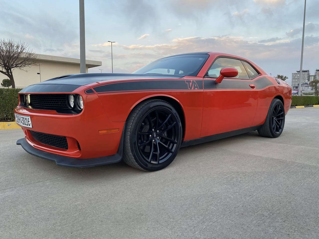 السلام وعليكم
بيع او مراوس
جالنجر SRT /TA 
موديل 2023
النداء الاخير
ماشيه 7 الف يعني زيرو 
كير ومحرك مكفول
حجم المحرك 6400
الون برتقالي مميز
السياره ع وضع الشركة بشرط
النظافه 100
ملاحظة السقف صندوك وبونيد شرايط جانبيه اسًود 
بلادي مسجل بلسنويه
ترقيم جديد بأسمي تحويل مباشر

فوول مواصفات كوشن خزن ميموري كنتاره كوشن حار بار ستيرن كهرباء مري قلاب رادار جانبي وياله فجوج برمبو صالنصه كهربائي بوابات بلادي دبات س ر تي  
انظمة قيادة سوبر تراك حلابات نورمال لانج كونتروال مود سبورت بلادي كيجات ابيض اللون كوشنات مختم TA
اخوان السيارة على وضع الشركة 
بلمنسبه للصبغ السياره بيها 2 قطع صبغ
 بدون دواخل  
العنوان السليمانية 
رقم الشاصي موجود بلمنشور 
 السونار هم موجود 
تنزيل السعر 248ومجال 
اخوان الشراي يتصل 

 ***********
