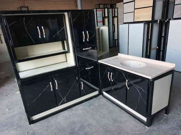 كاونتر متر ونص 3. قطع 
السعر 250 , فقط 
الحجز ***********
