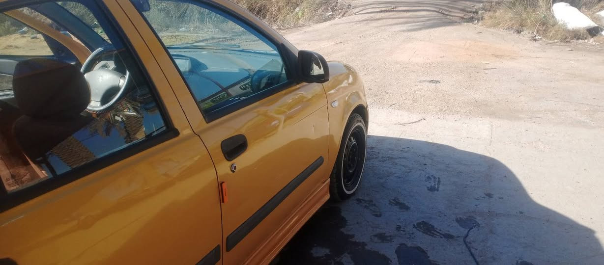 السلام عليكم طيبه 17 مصفره هيا وغرامات سنويتها ساقطه رقم كربلاء مكينه وكير وحداديهت مكفولات بيها الرابع يفلت البدي مكفول على دفت شاملغ الخلفي مصبوق مكان السياره كربلاء طويريج السعر 35 وبيها مجال رقم الهاتف ***********
